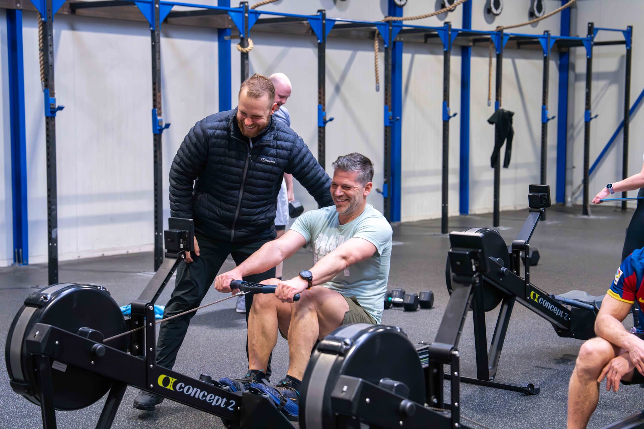 Sportschool met begeleiding Alkmaar - CrossFit Alkmaar coaching tijdens groepstraining